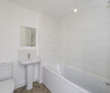 2 bedroom semi-detached house to rent - Photo 4