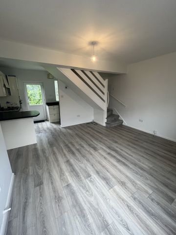 Fordrough - Photo 2