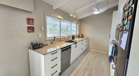 Frankleigh Park - 5 Bedrooms - Photo 5