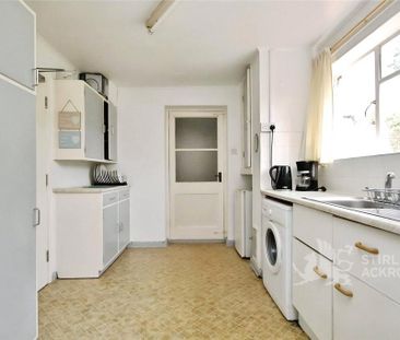 5 bedroom semi-detached house to rent - Photo 5