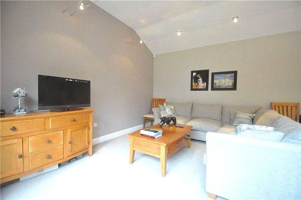 2 bedroom semi-detached house to rent - Photo 1