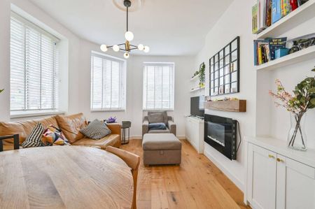 3 bedroom flat to rent - Photo 2