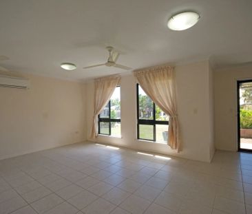 Spacious Family Home - Photo 4