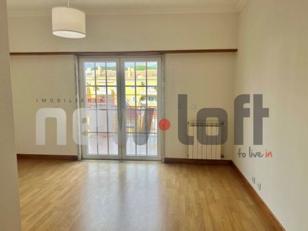 3 room luxury Apartment for rent in Alapraia (Estoril), Cascais, Lisbon - Photo 2