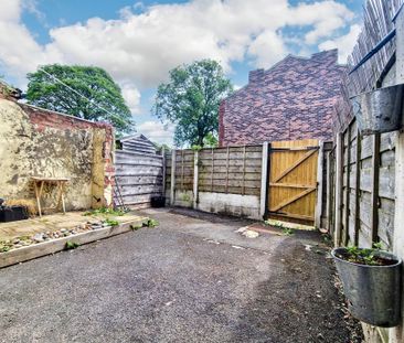 2 bedroom terraced house to rent - Photo 2