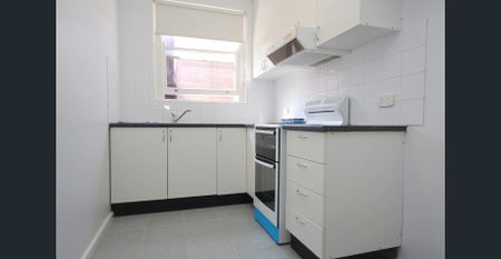 Ideal Location, Close to everything - Photo 4