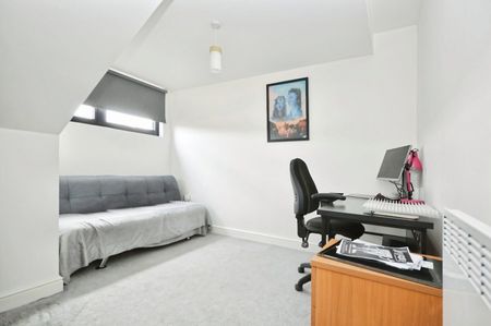 2 bedroom Flat To Let - Photo 4