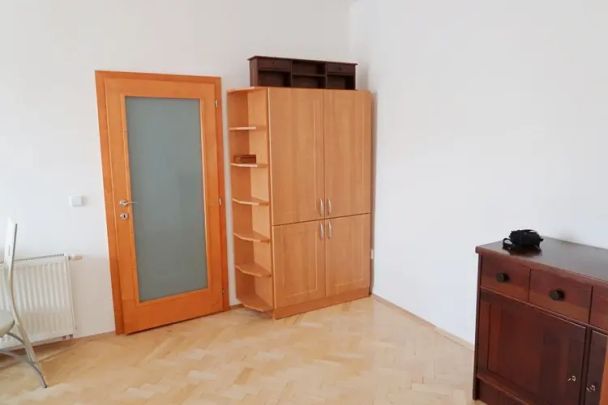 Pronájem plně vybaveného cihlového bytu 1+1 o výměře 52,3 m - Photo 1