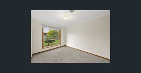 Neat 3 Bedroom Home - Photo 4