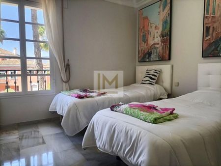 Luxury Semidetached House for rent in Estepona, Spain - Photo 5