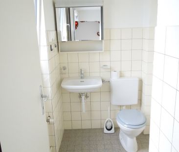 A louer à Delémont : Studio 1 pièce à proximité de la gare - Photo 3