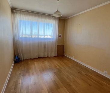Location Appartement 3 pièces 86m² LORIENT 56100 - Photo 2