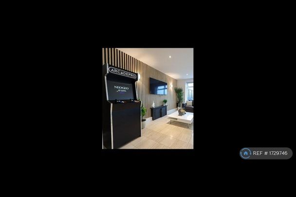 2 bedroom penthouse to rent - Photo 1