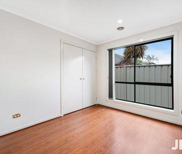 7 Maple Place, Craigieburn, Vic 3064 - Photo 5