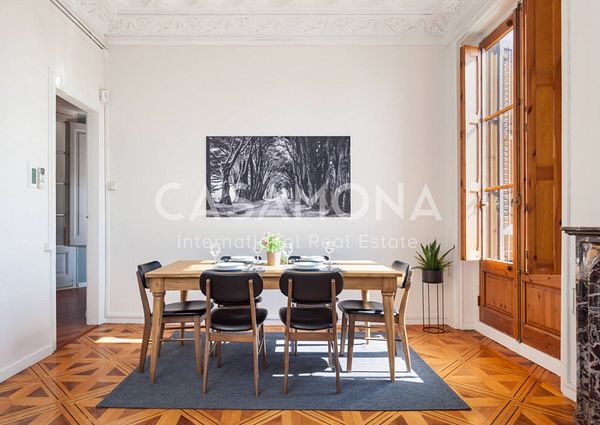 Beautiful and Modern 2 Bedroom Apartment in the Heart of Barcelona