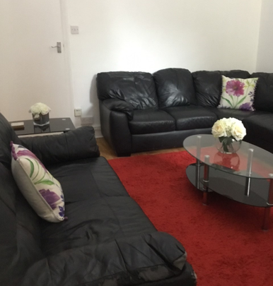 5 bedroom house to rent - Photo 1