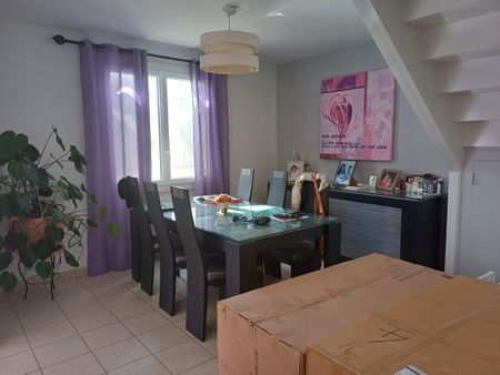Location Maison 5 pièces 98m² ST PIERRE DU MONT 40280 - Photo 3