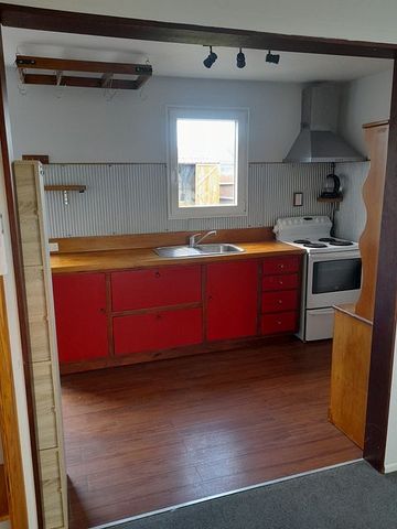 Sunny 2 bedroom, small garden, with BBQ area - Photo 5