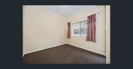2 BEDROOM, 2 BATHROOM UNFURNISHED APARTMENT - Freshly painted - Photo 2