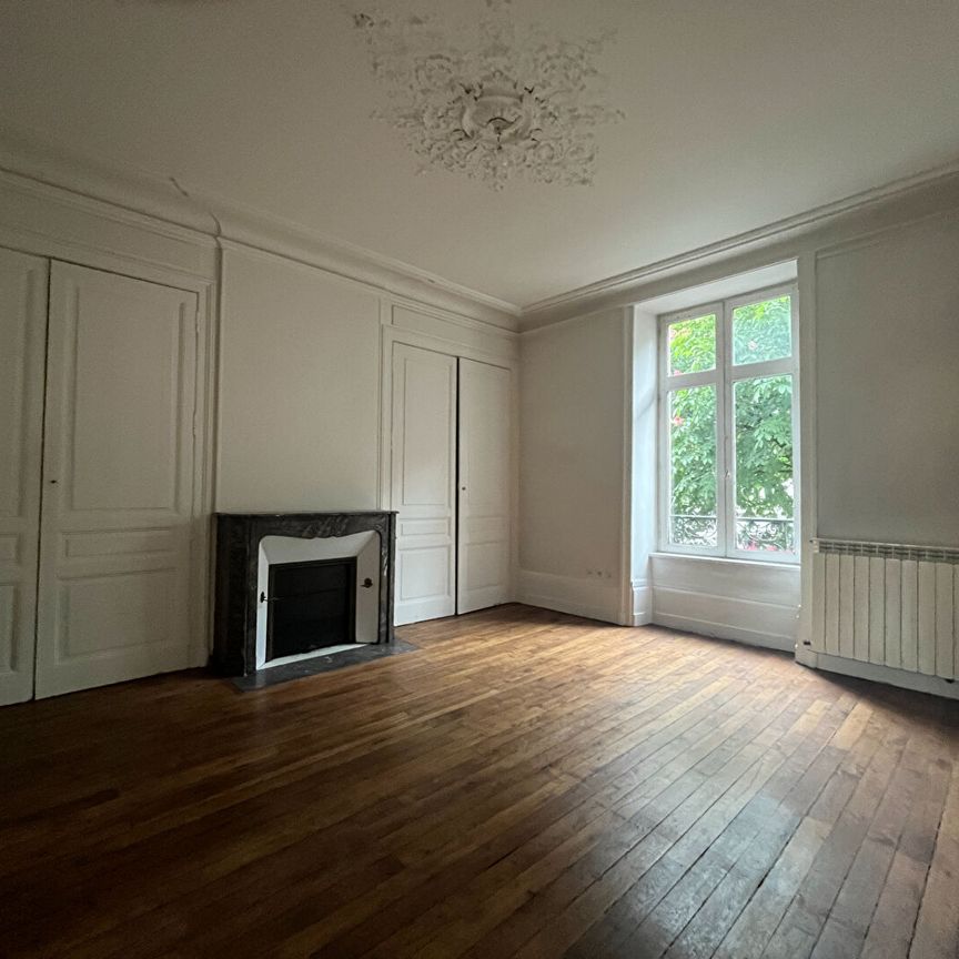 AVENUE DE TURENNE, Spacieux T3 avec beaucoup de charme ! - Photo 1