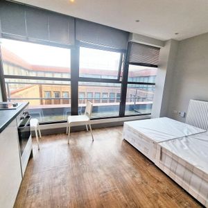 Studio to rent - Photo 2