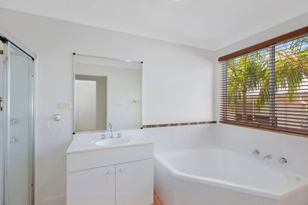 Exquisite Privacy in the Heart of Terrigal - Photo 5