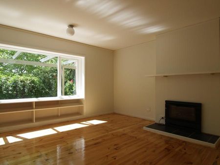 Quiet Campbell Three Bedroom Duplex - Photo 5