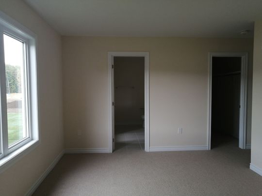 For Lease - 240 Beechwood Forest Lane, Gravenhurst, Ontario - Photo 1