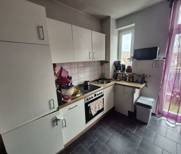 Sommer auf dem Balkon - 1,5-Raum-Wohnung im 3.OG mit Einbauküche ab... - Foto 2