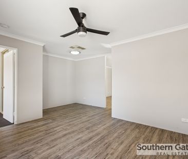 COSY FAMILY HOME IN CONVENIENT LOCATION - Photo 5