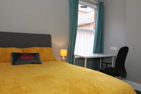 College Avenue (4 bed) - Photo 5