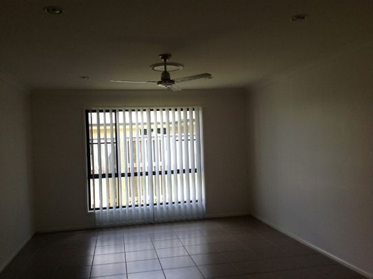 4 BEDROOM FAMILY HOME IN BLACKS BEACH - Photo 1