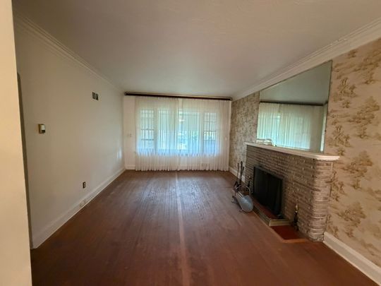 For Lease - 40 Ovida Avenue, Toronto, Ontario - Photo 1