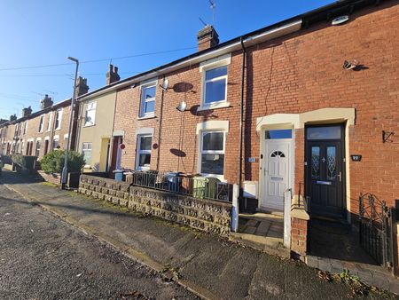 Newly refurbished 2 Bed Terrace house - Photo 3