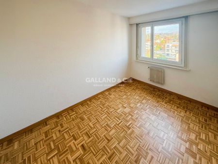 Optimal accessibility in the heart of Renens - Photo 4