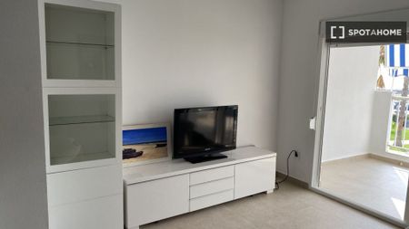 4 room luxury Apartment for rent in Valencia - Photo 3