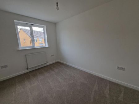 3 bedroom semi-detached house to rent - Photo 3