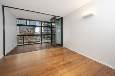 Modern One Bedroom Plus Car Space in Central Park – Prime Location! - Photo 2