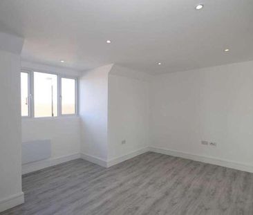 The Market, Carshalton, SM5 - Photo 1