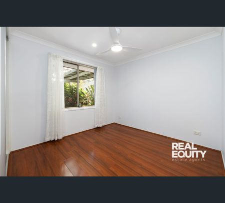21 Barrington Court, Holsworthy, NSW 2173 - Photo 2
