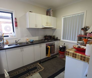 2 bedrooms newly granny flat - Photo 2