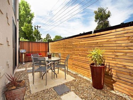 1/3 South Daly Street, Brunswick West VIC 3055 - Photo 3