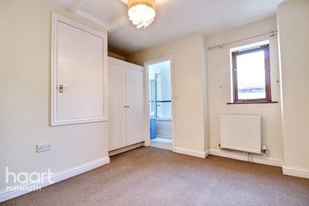 2 bedroom coach house to rent - Photo 2