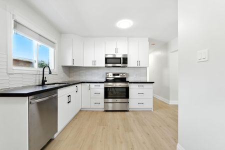 For Lease - 929 Upper Ottawa Street Unit# A, Hamilton, Ontario - Photo 4