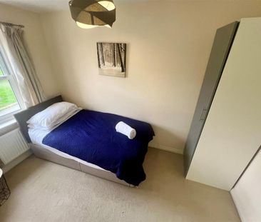 4 bedroom terraced house to rent - Photo 1