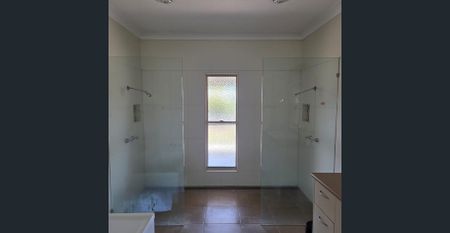 Fully Furnished 4 Bedroom Home in Gooburrum - Photo 2