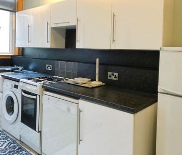 2 bedroom ground floor flat to rent - Photo 1