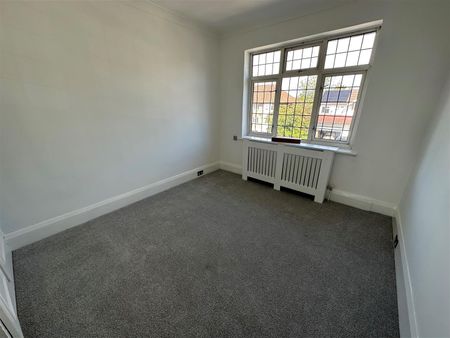 Penshurst Gardens, HA8 9TP, Edgware - Photo 5