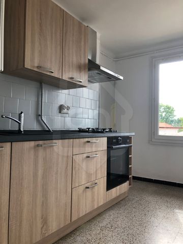 A LOUER Appartement T4 Résidence NOGENT à Orange avec cave et parking, - Photo 3