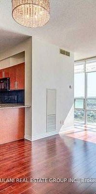 Kariya And Elm Beautiful 2Bdrm +Den As 3rd Bdrm Modern Kitchen Open - Photo 1